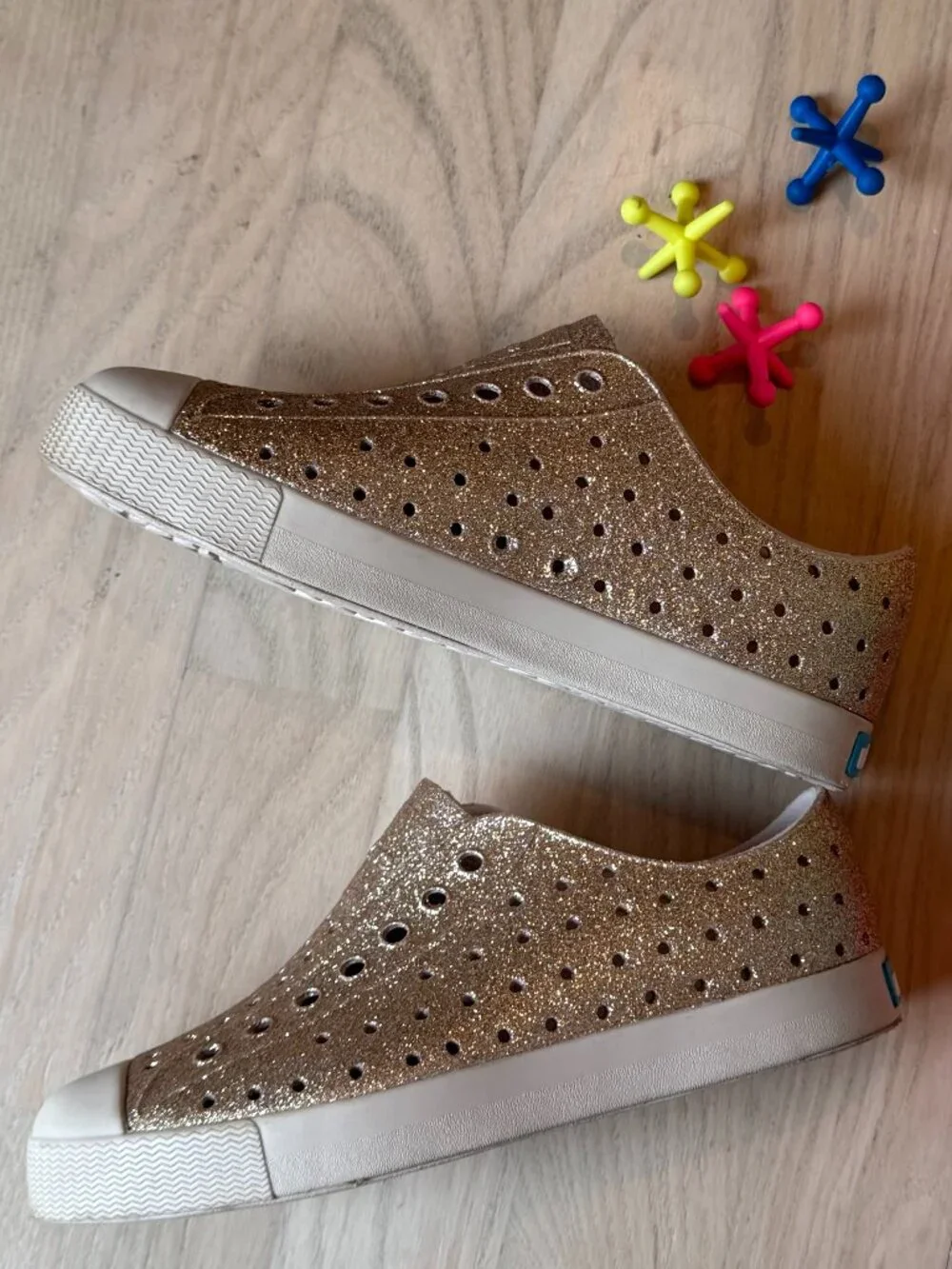 Native Kids Shoes Bio-Bling  Gold Glitter J1 (Size 1)